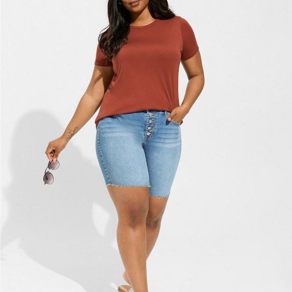 Torrid Classic Fit Tee Madder Brown Size 2 NWT - Picture 3 of 5